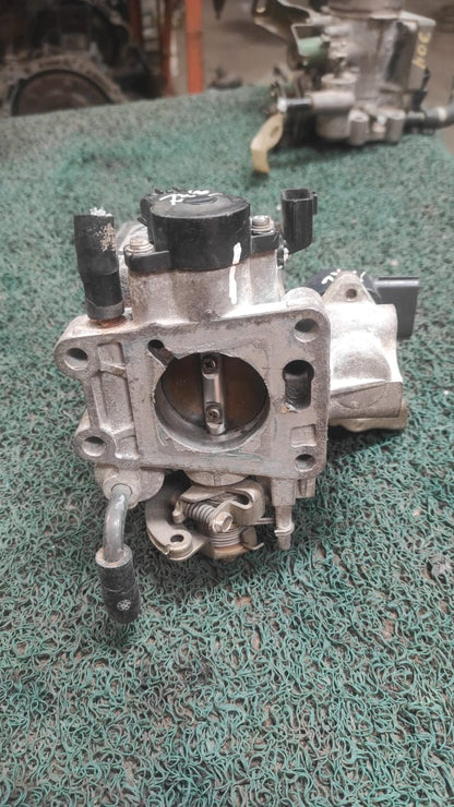 Garganta o cuerpo de aceleración Nissan march k11