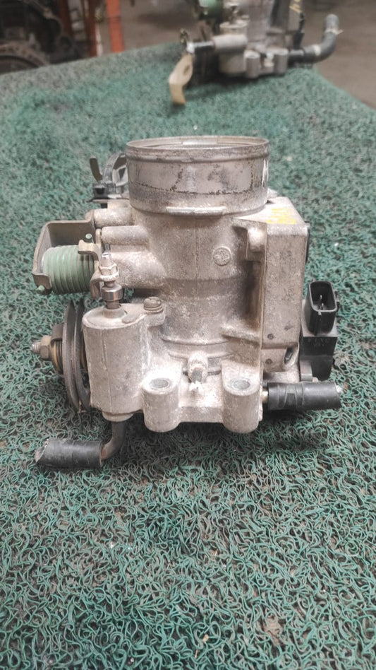 Garganta o cuerpo de aceleración Nissan march k11