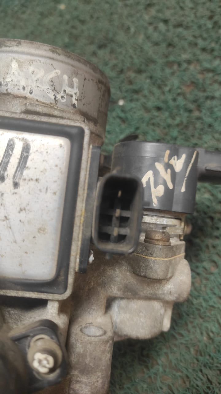 Garganta o cuerpo de aceleración Nissan march k11