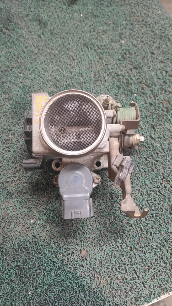 Garganta o cuerpo de aceleración Nissan march k11