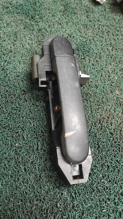 Jalador externo trasero Lh Nissan march K12