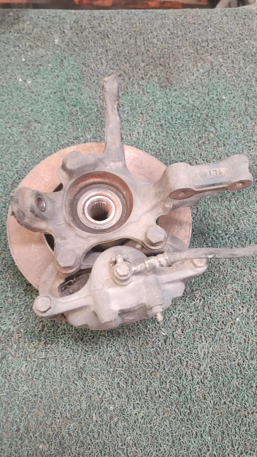 Macero Delantero LH Nissan Sunny