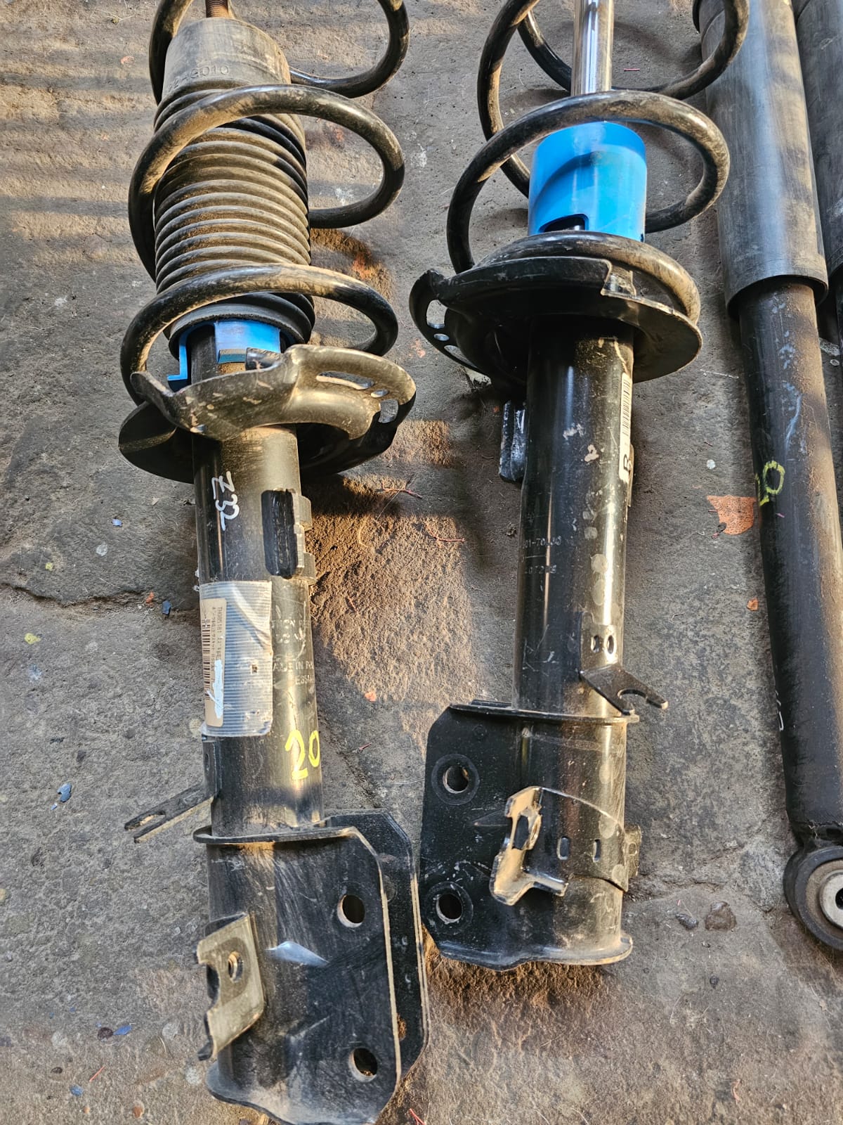 Suspension Swift ZC32