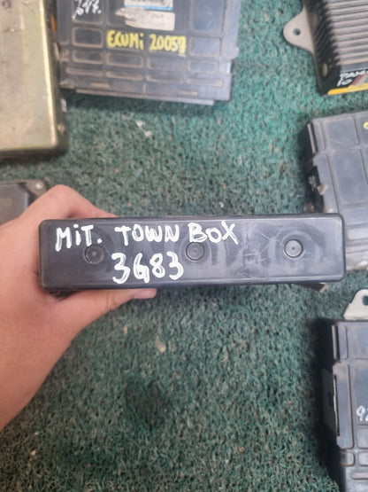Cerebro TOWNBOX 3G83 MR507219